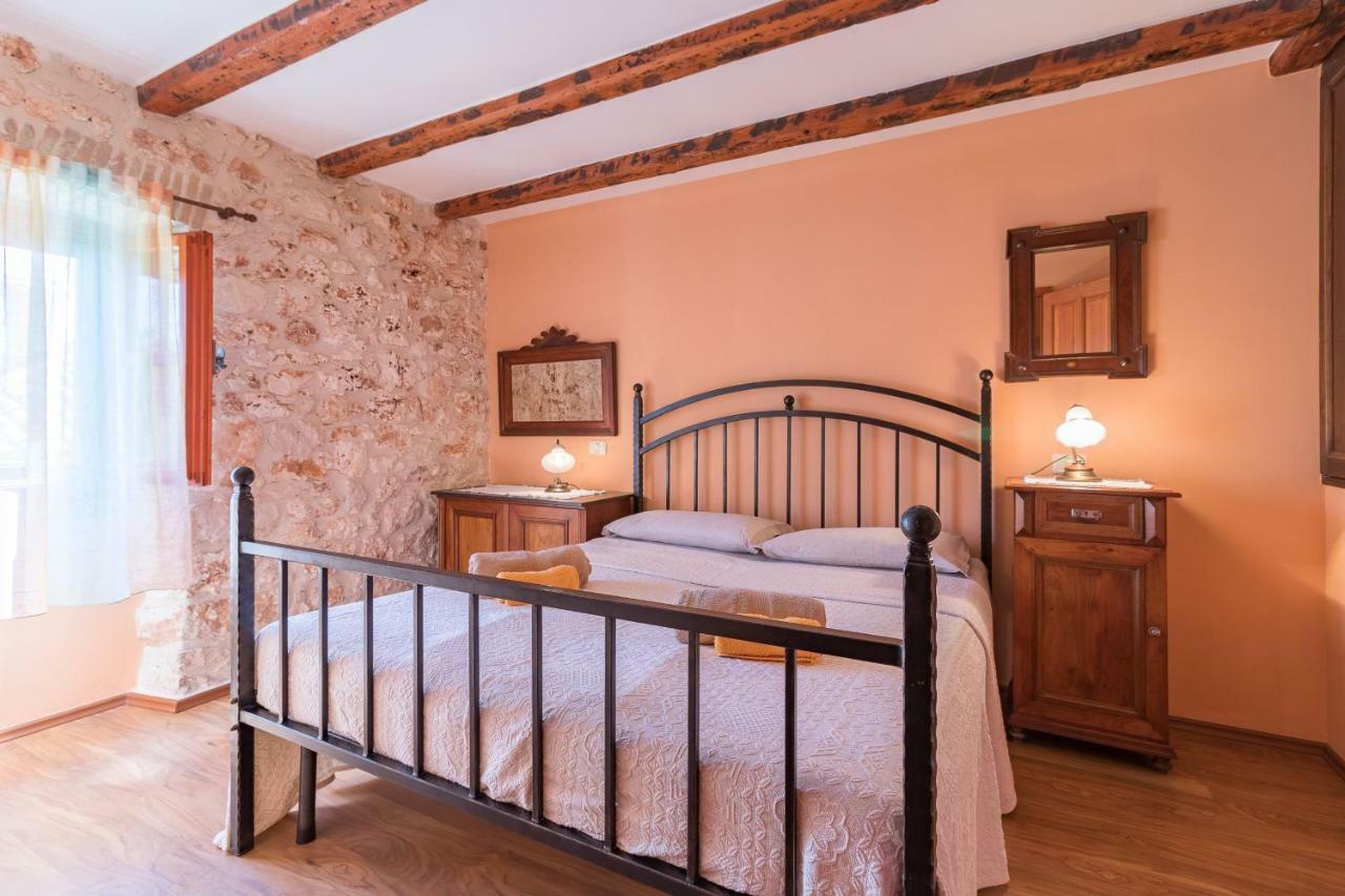 Country House Apartments Pola Esterno foto
