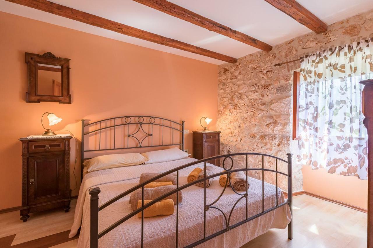 Country House Apartments Pola Esterno foto